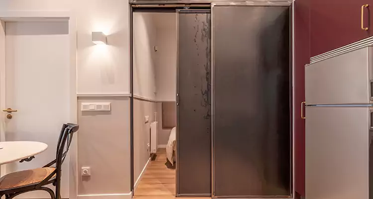 We Fix Closet Sliding Door in University, FL 