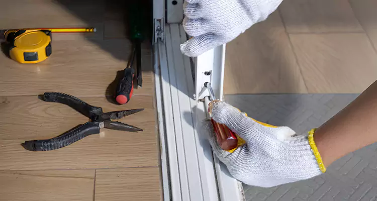 Screen Door Wheel Replacement in University, FL