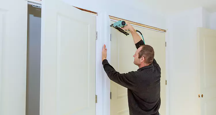 Top Rated Door Fixing ServiceFixing Garage Door Track in University, FL