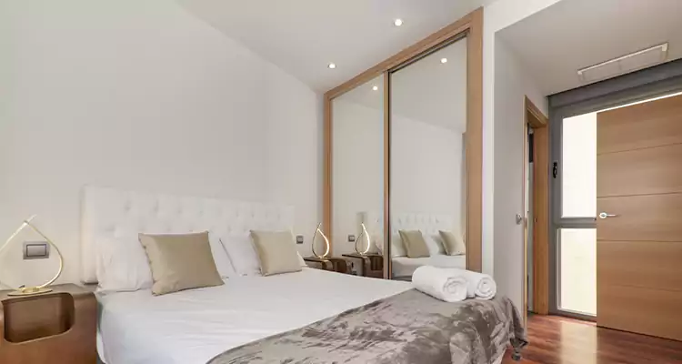 Sliding Wardrobe Door Mirror Replacement in University, FL